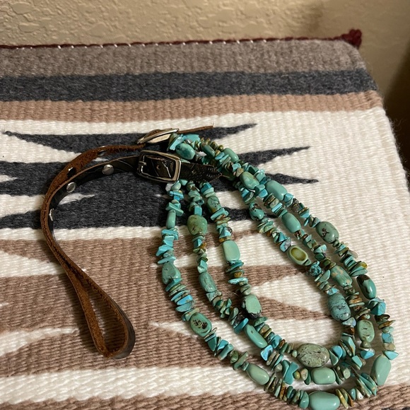 Turquoise and Leather Necklace handmade by a talented artist. - Picture 2 of 6